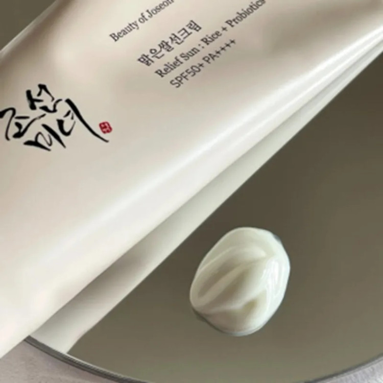ضدآفتاب آکوا فرش بیوتی آف جوسان با SPF50 حجم 50 میل کره ای اصل